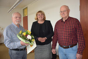 (v.l.n.r.) Horst-Dieter Wedel, Landr&auml;tin Dr. Barbara Syrbe, Kreiswahlleiter Kurt Rabe