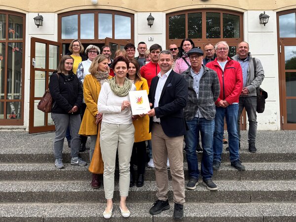 Feierliche &Uuml;bergabe eines Zuwendungsbescheides zur Sanierung der Regionalschule in Penkun