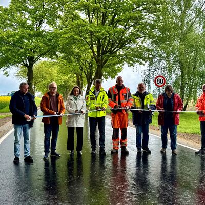 Feierliche Verkehrsfreigabe des zweiten Bauabschnittes der Kreisstra&szlig;e VG 8