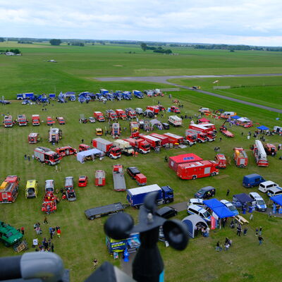 Erfolgreicher Blaulichttag 2026 lockt rund 5.000 Besucherinnen und Besucher auf den Flugplatz in Anklam_Foto 1.JPG