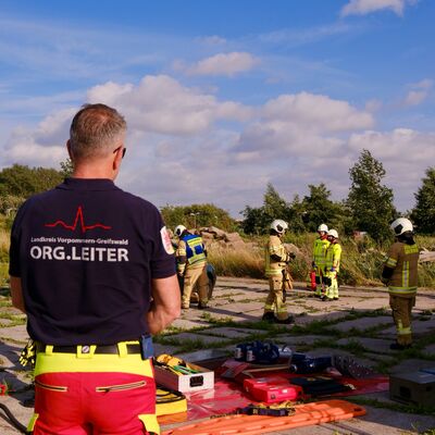 Gemeinsame &Uuml;bung: Rettungsdienst des Landkreises und Feuerwehr Greifswald proben den Ernstfall_Foto 2