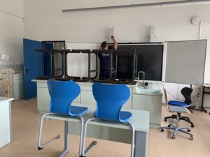 Pr&uuml;fung der Digitalen Tafeln in den Sommerferien - hier im Schlossgymnasium G&uuml;tzkow