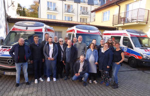 Rettungsdienstmitarbeiter aus Deutschland und aus Polen