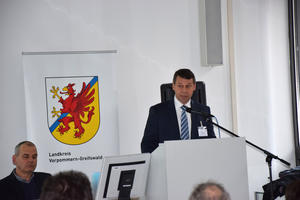 Landrat Michael Sack er&ouml;ffnet Symposium