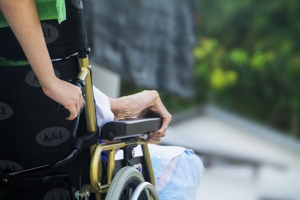 Pflege Rollstuhl