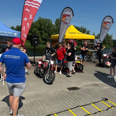Informationszelt des Motorsportclubs Jarmen im ADAC e.V.