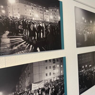 Sonderausstellung anl&auml;sslich 35 Jahre Friedliche Revolution zu sehen in der VHS in Pasewalk_Foto 2 Ausstellung