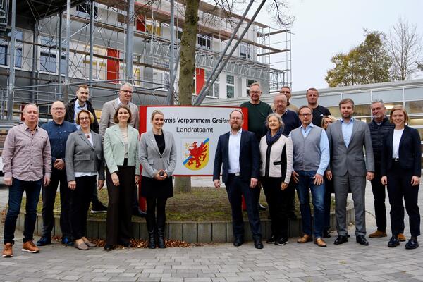 Gruppenbild_Lenkungskreis Gr&uuml;ne Gewerbegebiete und Fl&auml;chenentwicklung