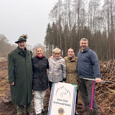 8000 neue B&auml;ume f&uuml;r Vorpommern - Gro&szlig;e Pflanzaktion bei L&uuml;hmannsdorf_Foto 1