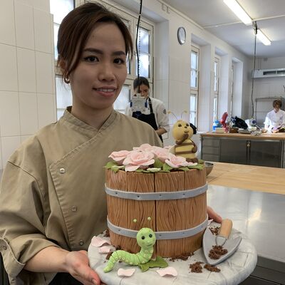 Siegertorte_Im Rosengarten von Nhung Nguyen (zweites Lehrjahr)