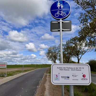 Radweg an der Kreisstra&szlig;e VG 13 Klein Kiesow - Gro&szlig; Kiesow f&uuml;r den Verkehr freigegeben_Foto 2