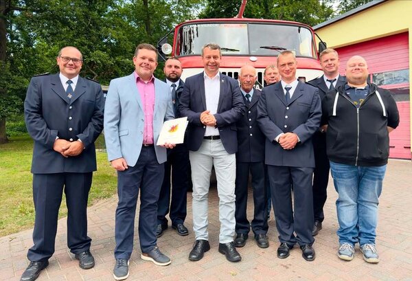 Neues Fahrzeug f&uuml;r die Feuerwehr Viereck!_Foto 2
