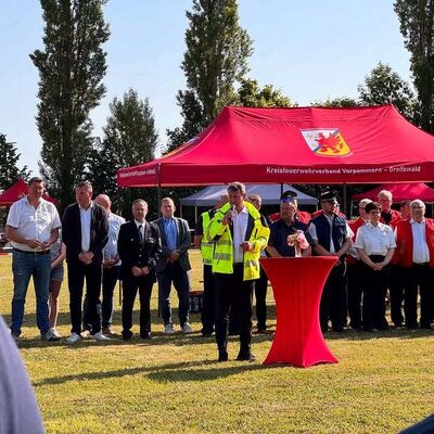 Feuerwehr-Leidenschaft & Dorfgemeinschaft in Neetzow!_Foto 1