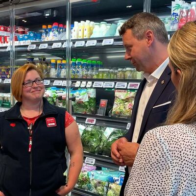&Auml;mterbereisung Landrat Michael Sack zu Gast in der Hansestadt Anklam - REWE Melanie Patzer oHG