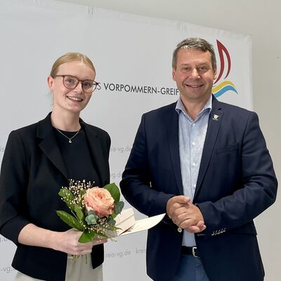 Herzlichen Gl&uuml;ckwunsch an unsere Absolventinnen und Absolventen!_Foto 2